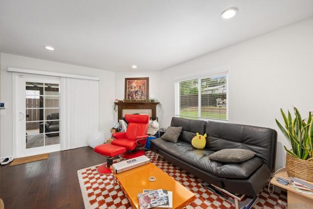 346 El Monte Rd, El Cajon CA: https://media.crmls.org/mediaz/38f1d595-8e11-49a3-9290-faaa9eb08284.jpg