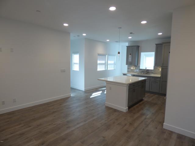 Detail Gallery Image 9 of 21 For 3412 Montrose Ave, Glendale,  CA 91214 - 2 Beds | 2 Baths