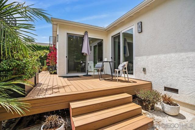 990 92 Laguna Dr, Carlsbad CA: https://media.crmls.org/mediaz/38f22f55-ca6b-4904-b6c7-f0df864186a6.jpg