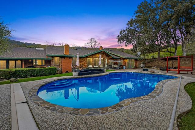 6915 Redwood Retreat Road, Gilroy CA: https://media.crmls.org/mediaz/38f27053-f079-4ee7-a7b3-e8c2fb2ee300.jpg