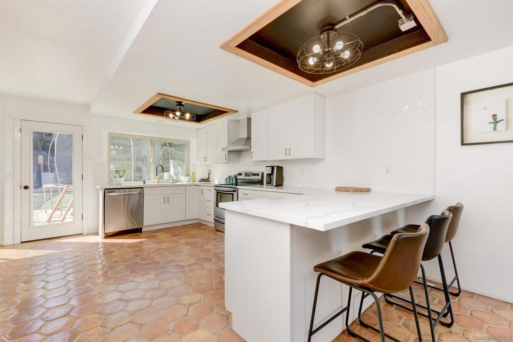 2735 Waterbury Way - photo 8
