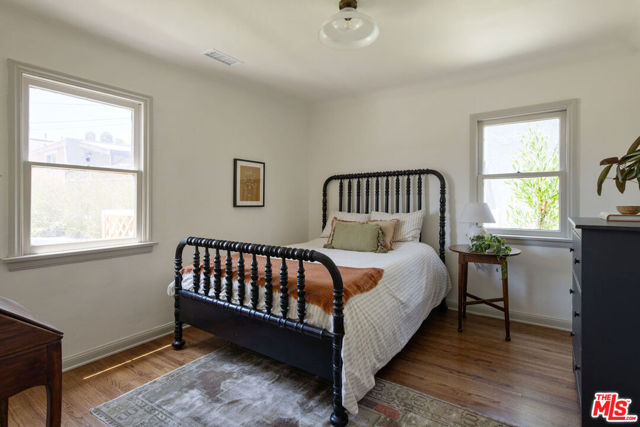 4772 Twining Street, Los Angeles CA: https://media.crmls.org/mediaz/38f33096-a00d-4757-ab73-e5552f83fab8.jpg