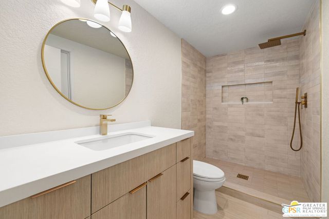 6 Joya Drive, Palm Desert CA: https://media.crmls.org/mediaz/38f3941f-b416-4417-8279-e080e78157c9.jpg