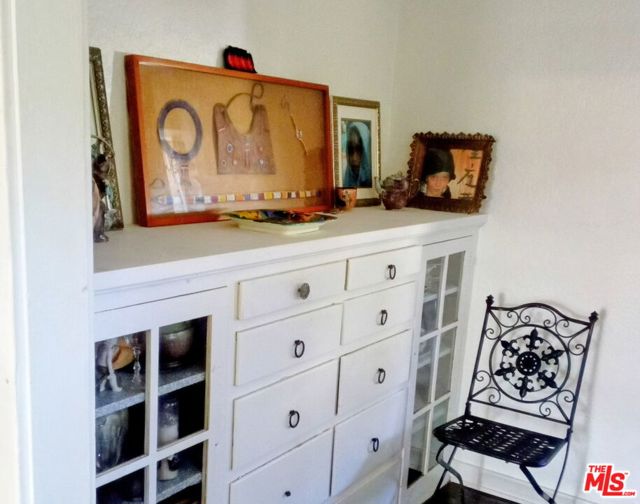 41 W Warner Street, Ventura CA: https://media.crmls.org/mediaz/38f3b805-21d4-42bd-8d6a-42c033c17dc3.jpg