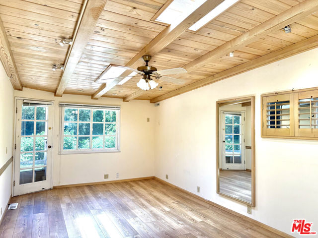 1754 Mandeville Canyon Road, Los Angeles CA: https://media.crmls.org/mediaz/38f400e4-0aa5-49b6-9c81-b935e9f14972.jpg