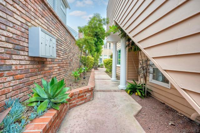 7635 Draper Avenue, La Jolla CA: https://media.crmls.org/mediaz/38f48db5-d9ff-42aa-a998-8de03d772f4f.jpg