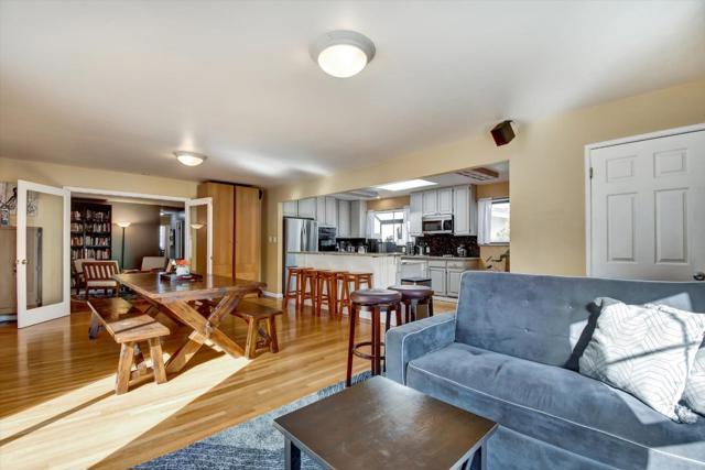 847 Arguello Boulevard, Pacifica CA: https://media.crmls.org/mediaz/38f4a9a1-b24c-421d-9218-9fbacbe8831d.jpg