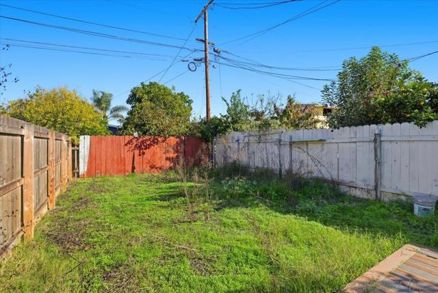 835 Colorado Ave, Chula Vista CA: https://media.crmls.org/mediaz/38f54850-2f59-47d7-9cf2-7144121f448d.jpg