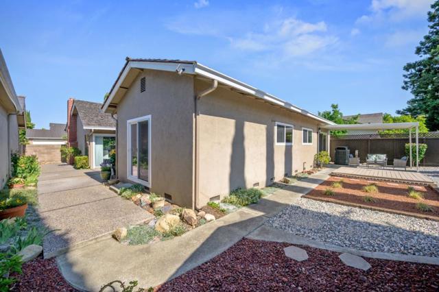 39 Jim Elder Drive, Campbell CA: https://media.crmls.org/mediaz/38f5e8a8-d29f-48ac-a811-28e400597e93.jpg