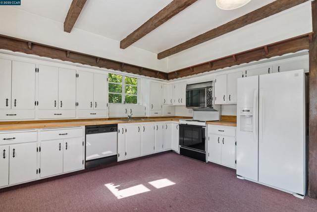 2339 Tice Valley Blvd, Walnut Creek CA: https://media.crmls.org/mediaz/38f62d41-18b1-4596-9509-694fd521333b.jpg