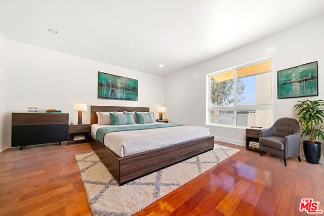 1020 Hilldale Avenue, West Hollywood CA: https://media.crmls.org/mediaz/38f71be4-2574-49de-863b-f024a68a9e26.jpg