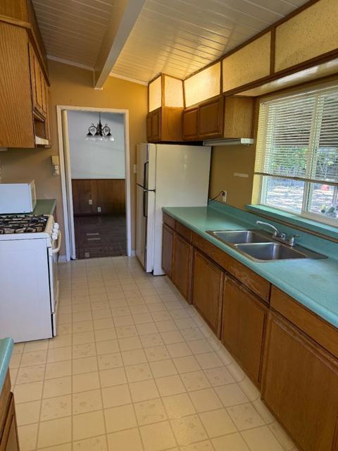 Image 10 of 29 For 15063 Brewster Avenue