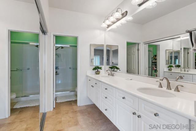12674 Carmel Country Rd, San Diego CA: https://media.crmls.org/mediaz/38f77d4d-f35e-4a75-bc00-61408c4831b1.jpg