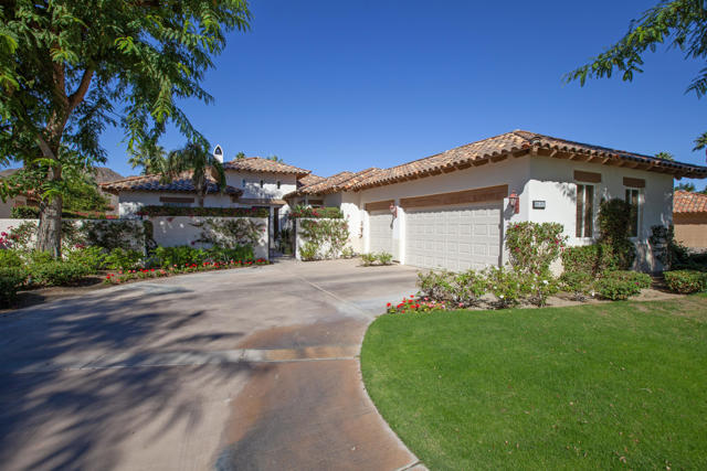 48145 Paso Tiempo Lane, La Quinta CA: https://media.crmls.org/mediaz/38f78cf0-5986-4217-a92e-dd867a0c0cfa.jpg