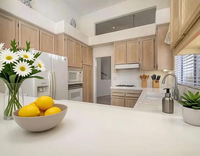 Detail Gallery Image 10 of 36 For 2183 Crest View Glen, Escondido,  CA 92026 - 3 Beds | 2/1 Baths