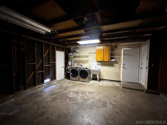 10017 Woodrose Ave, Santee CA: https://media.crmls.org/mediaz/38f8def7-d90b-466b-93a6-d2af45ae218c.jpg