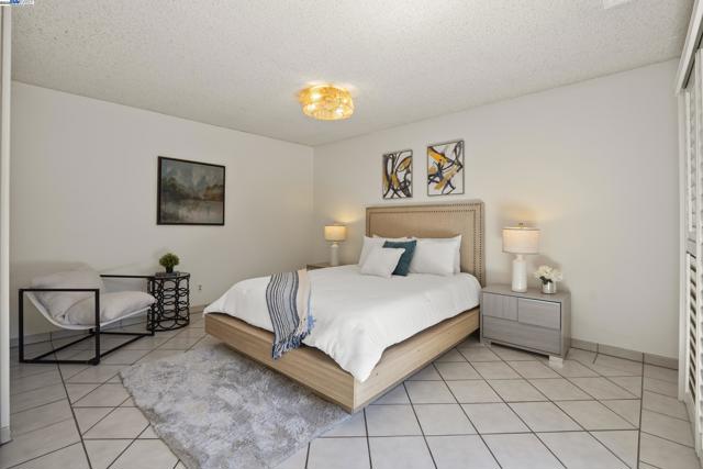 3527 Magnolia Dr, Alameda CA: https://media.crmls.org/mediaz/38f8ee01-5790-489e-9f94-fc053ed54dbb.jpg