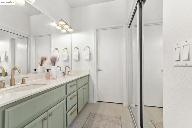 2714 Beach head way, Richmond CA: https://media.crmls.org/mediaz/38f93542-05cb-4c81-b53b-1119da0d4d33.jpg
