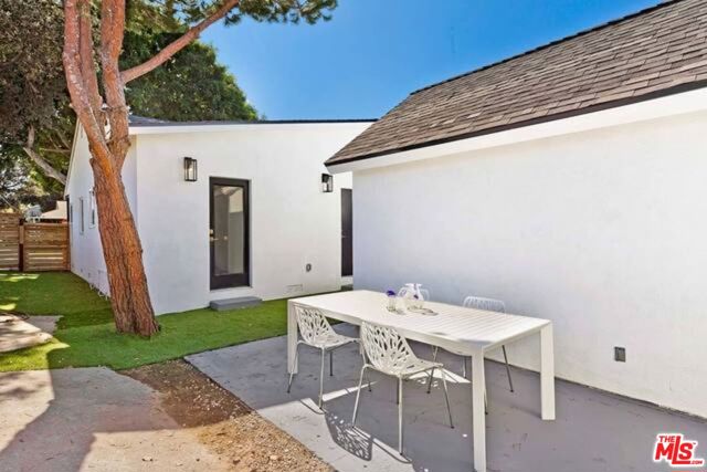 10801 Galvin Street, Culver City CA: https://media.crmls.org/mediaz/38f94744-5d57-49f2-92c1-13ed84beca01.jpg