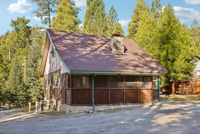 25140 Lodge Road, Idyllwild CA: https://media.crmls.org/mediaz/38f9c407-87b0-4fd6-b1e0-578bf7e6c776.jpg