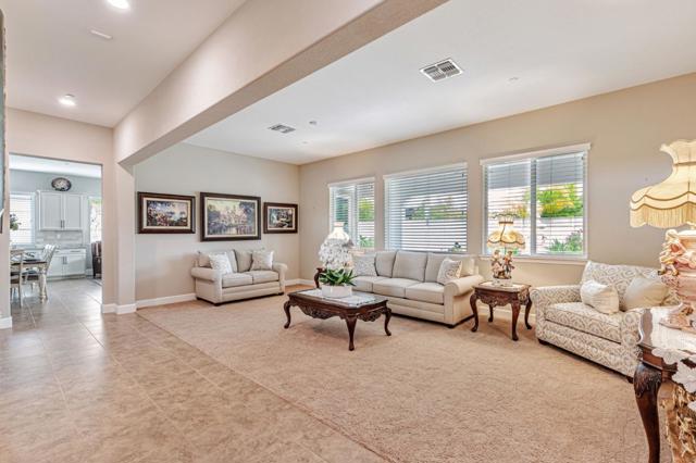 7832 Cobblestone Court, Gilroy CA: https://media.crmls.org/mediaz/38fb129e-731a-4bcb-928a-0835a2e22db5.jpg