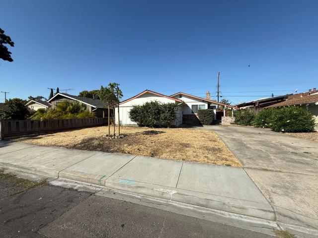 2176 San Rafael Avenue, Santa Clara CA: https://media.crmls.org/mediaz/38fba3b4-3c70-4214-bf24-8ffdaa947145.jpg