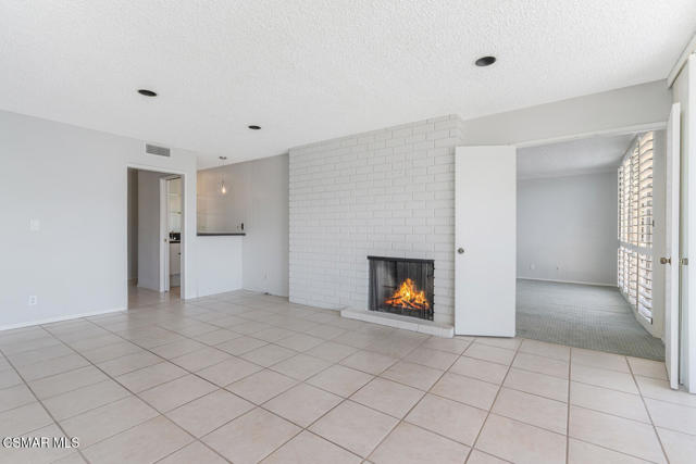18854 Edleen Drive, Tarzana CA: https://media.crmls.org/mediaz/38fc101d-f1c5-43b2-9b21-80e44a2da66b.jpg