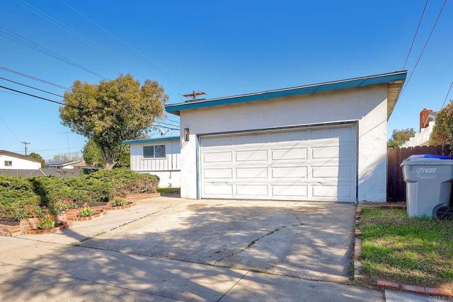 Detail Gallery Image 9 of 48 For 3895 Hatton St, San Diego,  CA 92111 - 4 Beds | 2 Baths