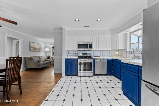 623 E Fairmount Road, Burbank CA: https://media.crmls.org/mediaz/38fd7687-d14c-472b-b72b-9190fbd40e84.jpg