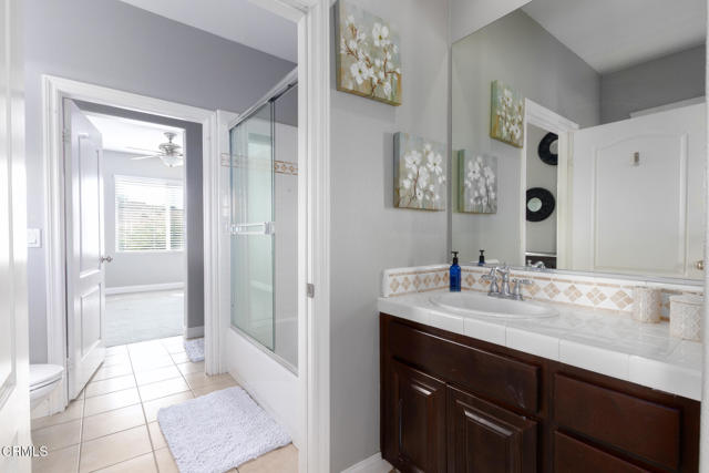 10931 W Shadow Hills Avenue, Los Angeles CA: https://media.crmls.org/mediaz/38fddfc1-1ea9-49ca-90f1-0339fbcf4629.jpg