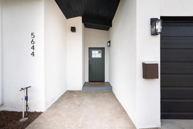 Image 3 of 48 For 5644 Bromley Way