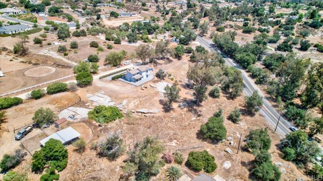18434 Ramona View Drive, Ramona CA: https://media.crmls.org/mediaz/38fea977-cac6-4385-a03e-ca16a9c9e318.jpg