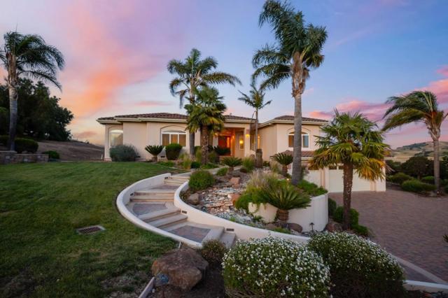 4165 Ashford Circle, Hollister CA: https://media.crmls.org/mediaz/39009a92-1201-4190-a2a1-d5ee62f56601.jpg