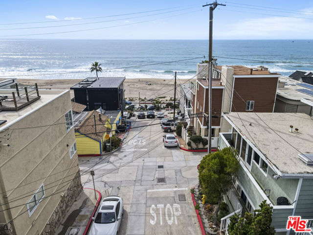 115 44th Street, Manhattan Beach CA: https://media.crmls.org/mediaz/39017f4d-77c4-4621-9d35-ef6392c21b03.jpg