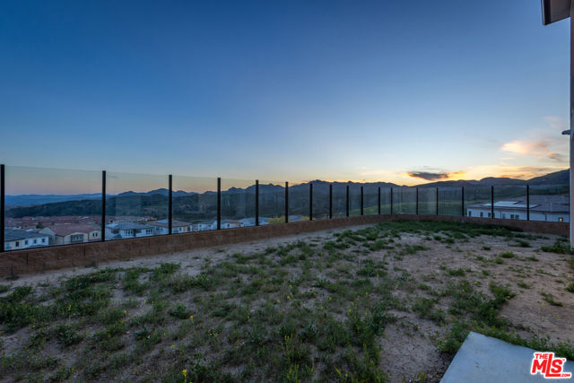 20668 W Hummingbird Court, Porter Ranch CA: https://media.crmls.org/mediaz/39021f3e-e00c-4016-9f81-38be90a66f43.jpg