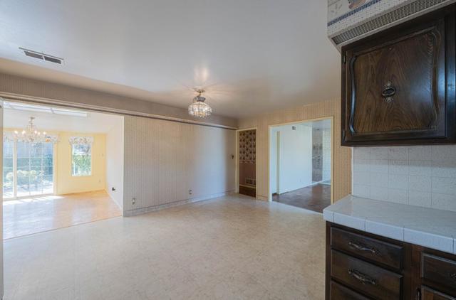 217 Iris Drive, Salinas CA: https://media.crmls.org/mediaz/390265e2-75c1-40db-b31f-69f1c15bb36b.jpg