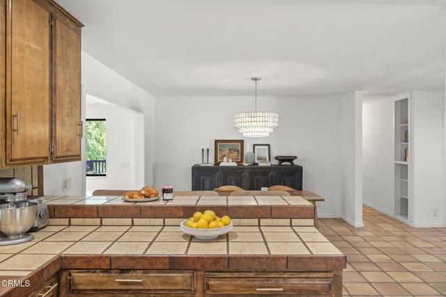 518 S Ventura Street, Ojai CA: https://media.crmls.org/mediaz/3902effa-01ef-4a5d-86ee-f3332afea2fe.jpg