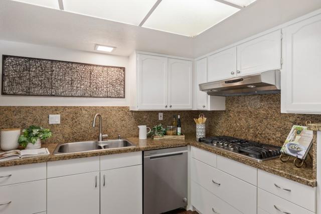 1354 Dale Avenue, Mountain View CA: https://media.crmls.org/mediaz/39047c97-b90f-43c0-af2a-1a08180cf03f.jpg