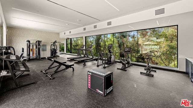 Drew Fenton | 505 S Barrington Avenue Los Angeles CA | MLS: 7082117