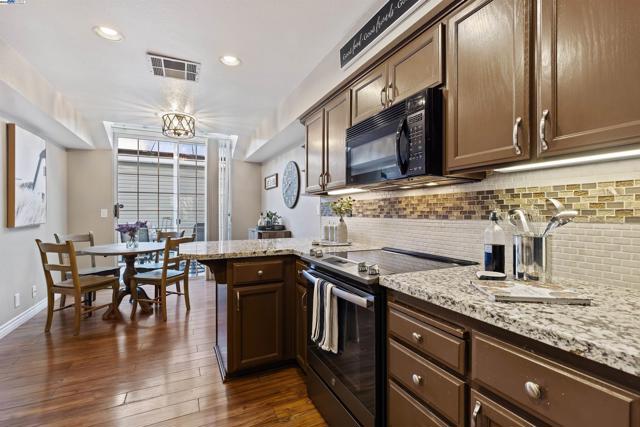 5409 Cameo Ct, Pleasanton CA: https://media.crmls.org/mediaz/39064f80-243e-48d2-abab-ce1d452aff07.jpg