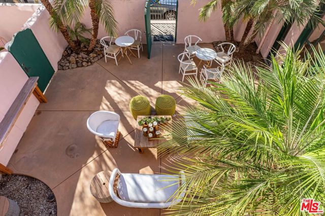202 Canada Street, Ojai CA: https://media.crmls.org/mediaz/3907443d-555f-4cba-8a42-563fb2579476.jpg