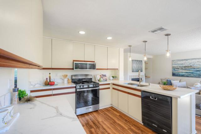 Detail Gallery Image 8 of 39 For 5349 Gooseberry Way, Oceanside,  CA 92057 - 3 Beds | 2/1 Baths