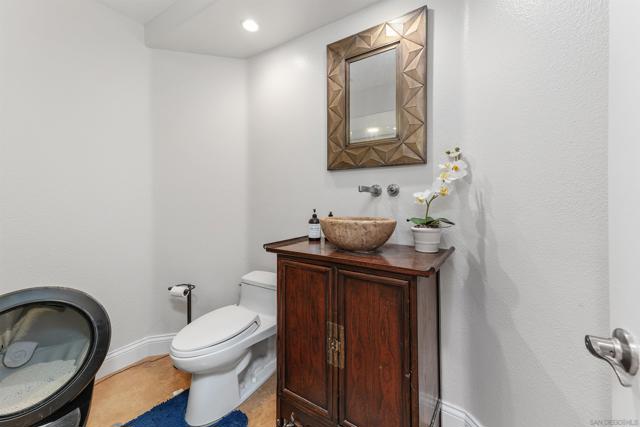 4716 Thurston Place, San Diego CA: https://media.crmls.org/mediaz/3907cc8e-9295-488d-8141-e67ab6162fba.jpg