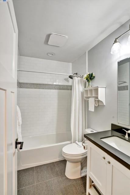 27 Serene Ct, Danville CA: https://media.crmls.org/mediaz/3907e37c-678b-41df-8205-cf7a76775bae.jpg