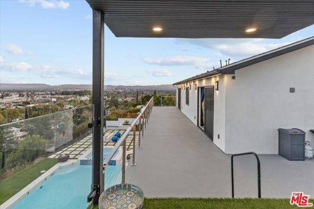 8600 Farralone Avenue, West Hills CA: https://media.crmls.org/mediaz/3907ed5e-5de2-467e-980d-49bec2e57815.jpg