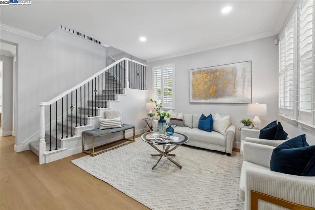4875 Thorndike Ln, Dublin CA: https://media.crmls.org/mediaz/39082a0f-d3df-43f5-8aa4-572a3e296298.jpg