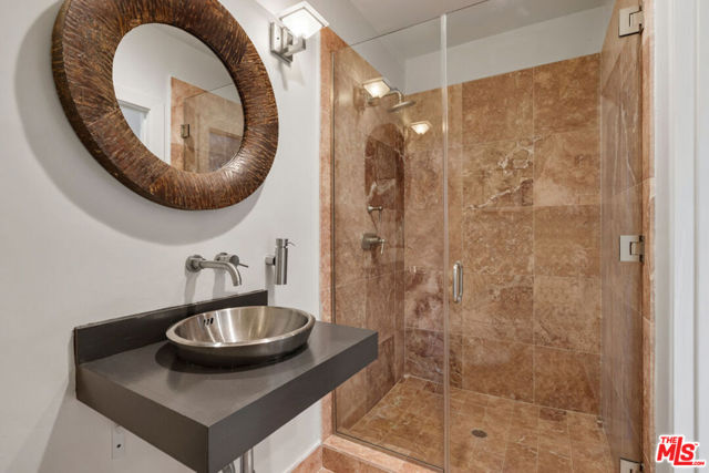 7209 Sunnydip Trail, Los Angeles CA: https://media.crmls.org/mediaz/39083fd3-4da0-463f-84d9-e4ef9fab8b2d.jpg