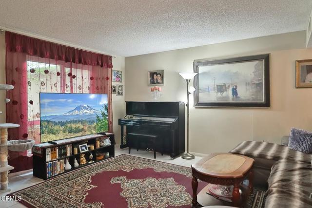 Detail Gallery Image 6 of 31 For 4057 Yankee Dr, Agoura Hills,  CA 91301 - 3 Beds | 1 Baths