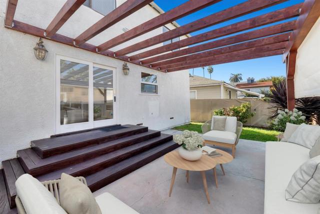 619 Beryl Street, Redondo Beach, California 90277, 4 Bedrooms Bedrooms, ,3 BathroomsBathrooms,Residential,For Sale,Beryl,ML82038630