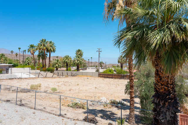 0 Treasure Trail, Cathedral City CA: https://media.crmls.org/mediaz/3909f378-424e-4fc9-b2e7-1add258e3e8d.jpg
